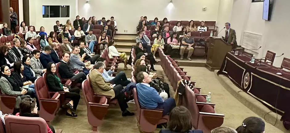 Exitosa jornada de gestión en clínicas y hospitales chilenos