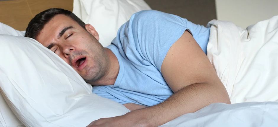 ¿Roncas mucho o despiertas cansado? Podría ser apnea del sueño