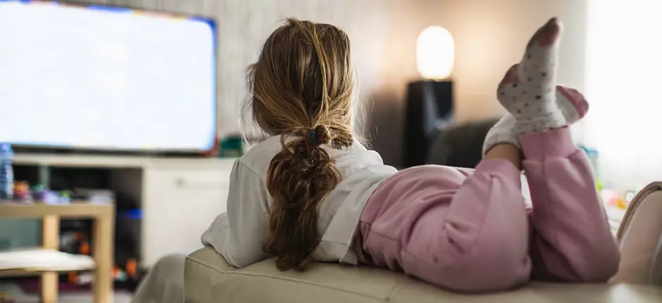 ¿Cómo evitar que los niños usen demasiado las pantallas en vacaciones?