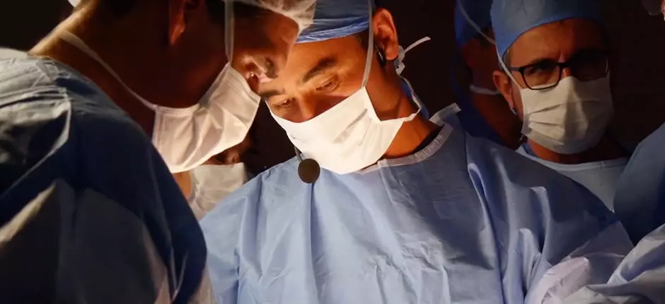 Líderes en cirugía para la corrección de espina bífida