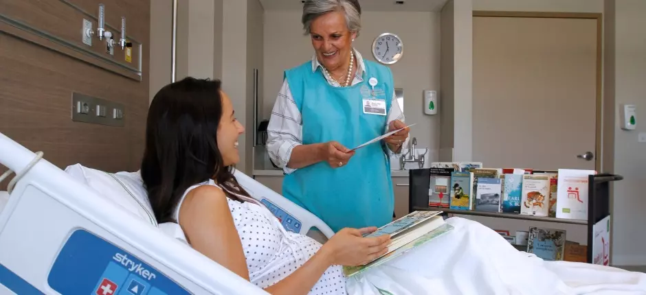 La lectura entre los pacientes hospitalizados agiliza su recuperación